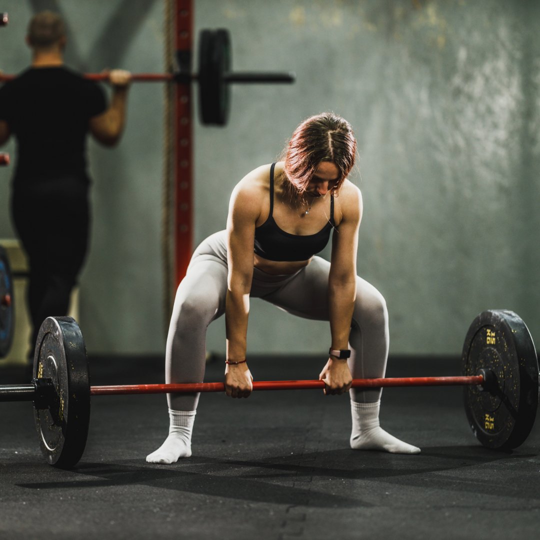 Know how to Deadlift with Proper Form: A Step-by-Step Guide for Beginners - PeakRoar